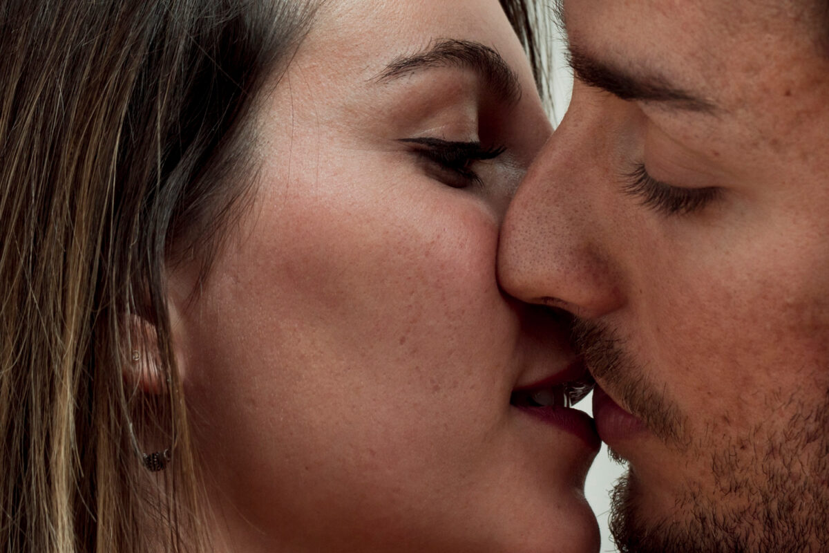 The art of tantric sex at www.academyofsenses.com